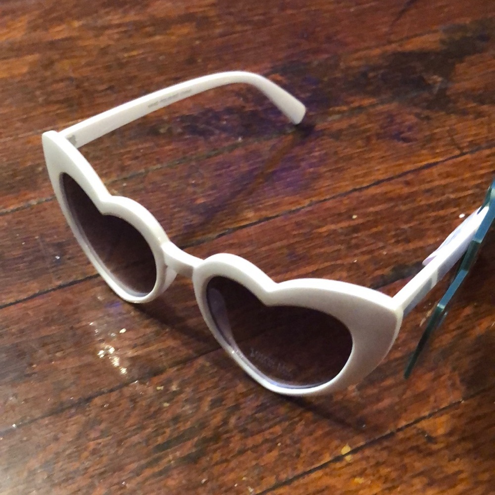 Wild Fable Heart Shaped Sunglasses - Picture 3 of 3